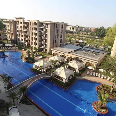 Beautiful Deluxe 2-bed In Sunny *